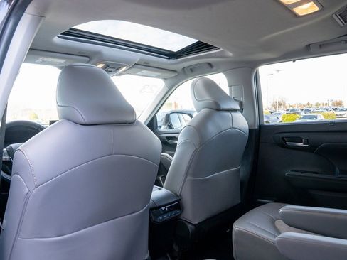 Certified 2023 Toyota Highlander Bronze Edition image 10