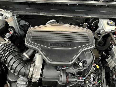 Used 2021 GMC Acadia SLE w/ Driver Convenience Package image 31