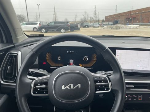 Used 2024 Kia Sorento S image 36