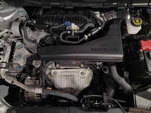 Used 2020 Nissan Rogue SV FWD image 30