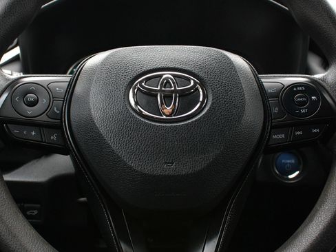 Used 2021 Toyota RAV4 XLE image 22