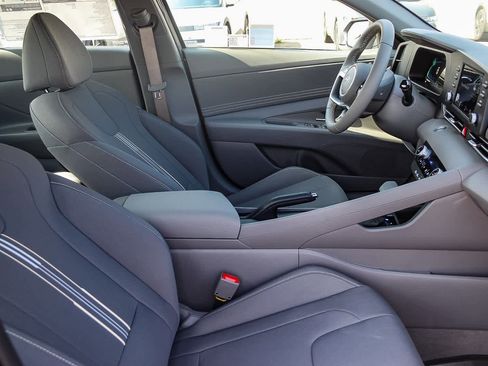 New 2025 Hyundai Elantra Sport image 11
