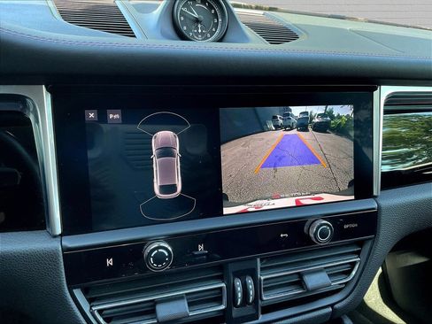 Used 2023 Porsche Macan AWD/4WD image 13