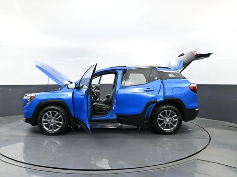 Used 2024 GMC Terrain SLT AWD/4WD image 30