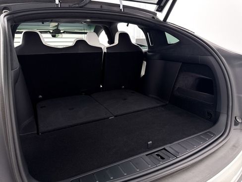Used 2022 Tesla Model X image 42
