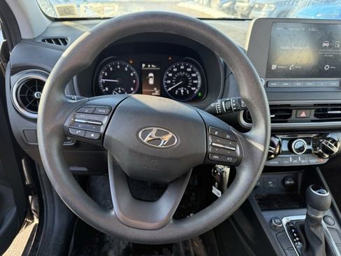 Used 2023 Hyundai Kona SE image 14