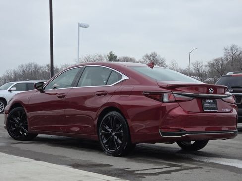 Certified 2025 Lexus ES 300h w/ Premium Package image 26