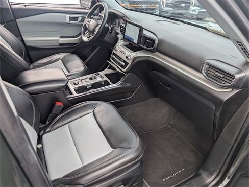 Used 2022 Ford Explorer XLT w/ Equipment Group 202A image 23