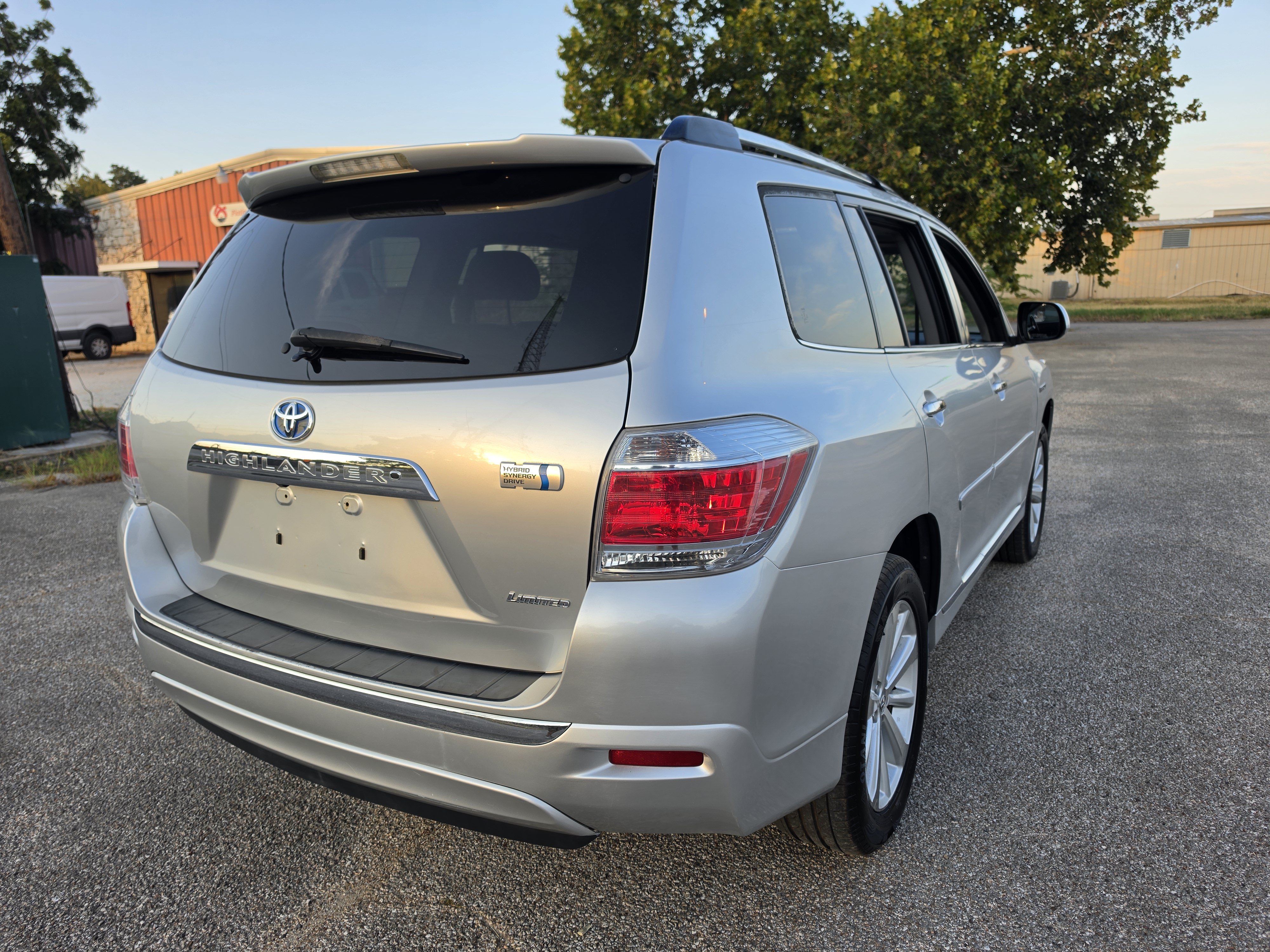 Used 2012 Toyota Highlander Limited AWD/4WD image 7