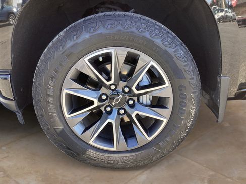 Used 2022 Chevrolet Silverado 1500 High Country w/ Technology Package image 37