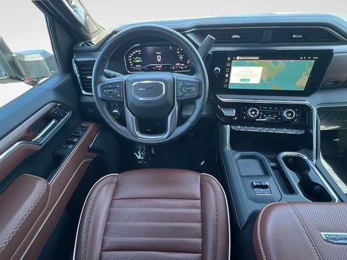Used 2025 GMC Sierra 2500 Denali Ultimate AWD/4WD image 10
