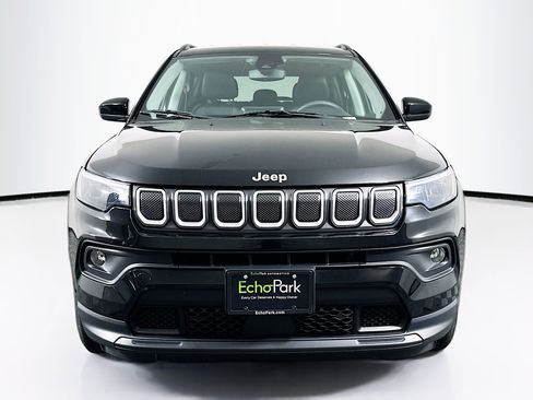 Used 2022 Jeep Compass Latitude AWD/4WD image 2