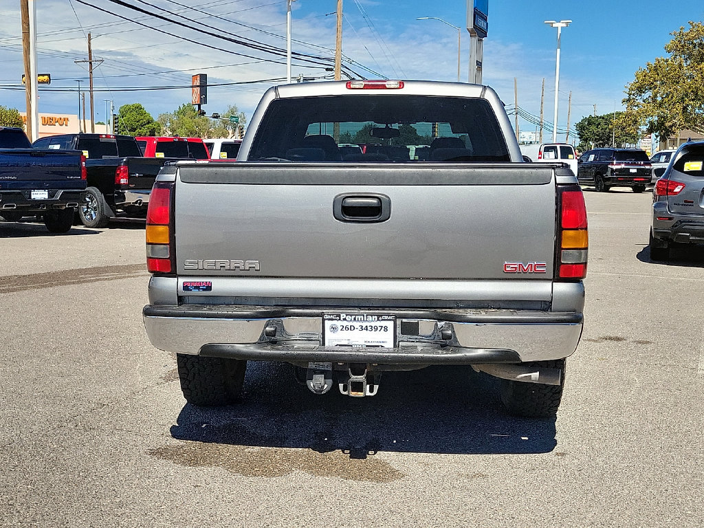 Used 2006 GMC Sierra 1500 SLE w/ Onstar Plus Package RWD image 11