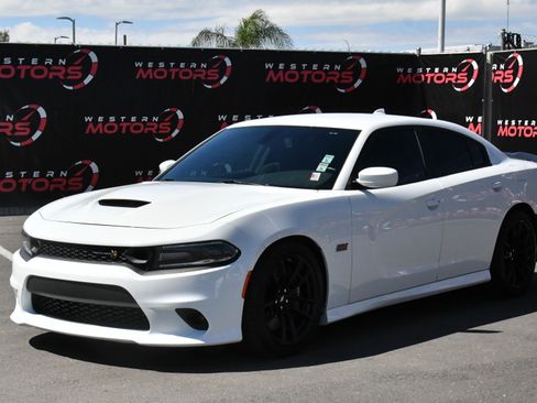 Used 2020 Dodge Charger Scat Pack w/ Dynamics Package RWD image 3