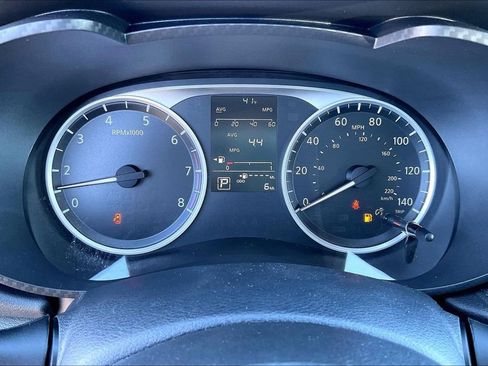 New 2025 Nissan Versa S w/ Trunk Package FWD image 27