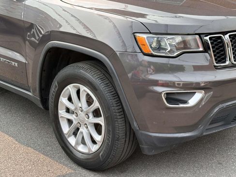 Certified 2021 Jeep Grand Cherokee Laredo X AWD/4WD image 11