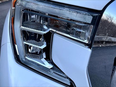 Used 2020 GMC Sierra 1500 SLE w/ SLE Value Package image 25