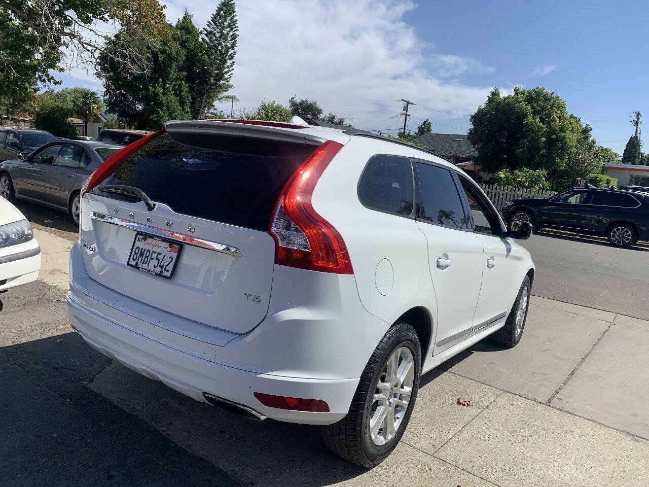 Used 2015 Volvo XC60 T5 FWD image 4