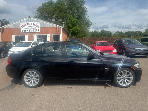 Used 2011 BMW 328i xDrive Sedan AWD/4WD image 4