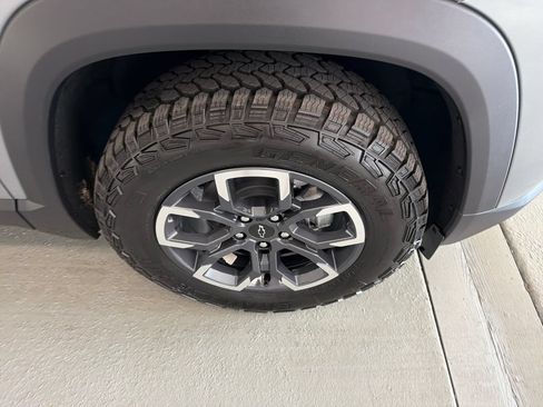 New 2027 Chevrolet Equinox ACTIV AWD/4WD image 4