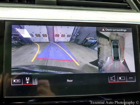 Used 2021 Audi e-tron Prestige w/ Prestige Package image 17