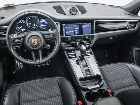 Used 2024 Porsche Macan Turbo image 19