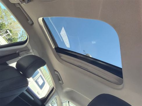 Used 2016 Ford Fusion Titanium image 33