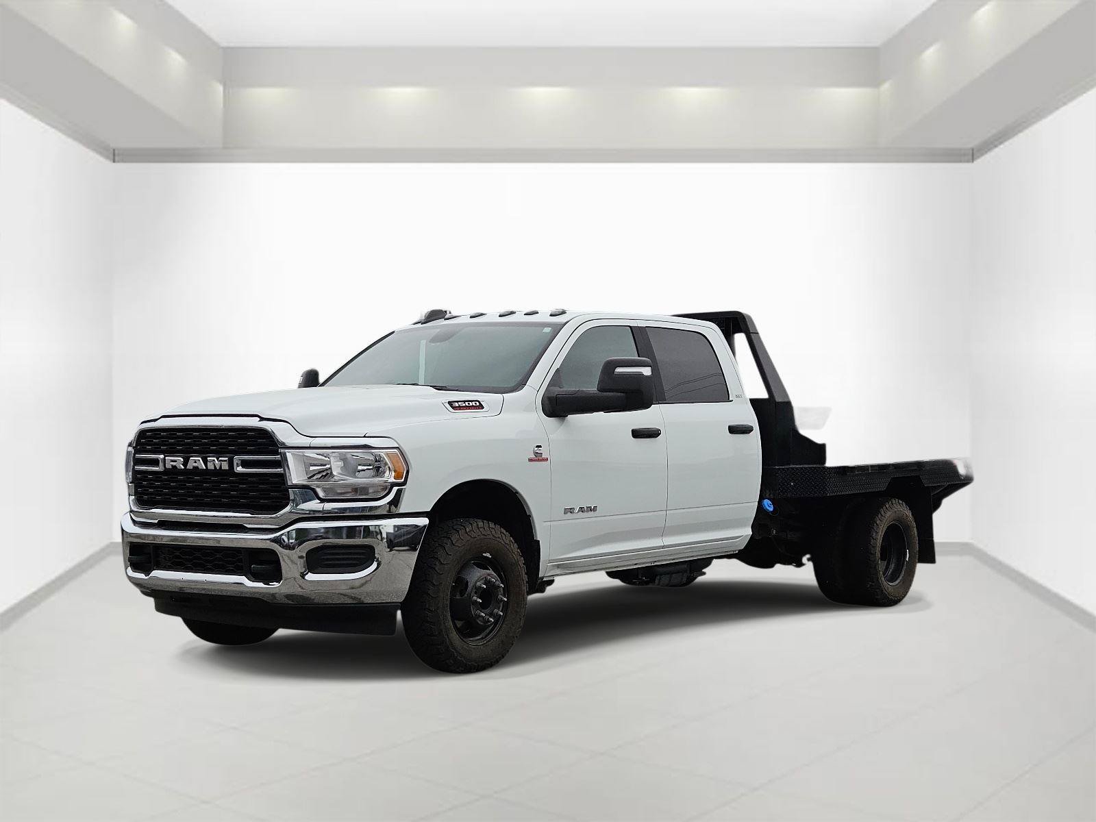 Used 2024 RAM 3500 SLT w/ Quick Order Package 2YG SLT AWD/4WD image 3