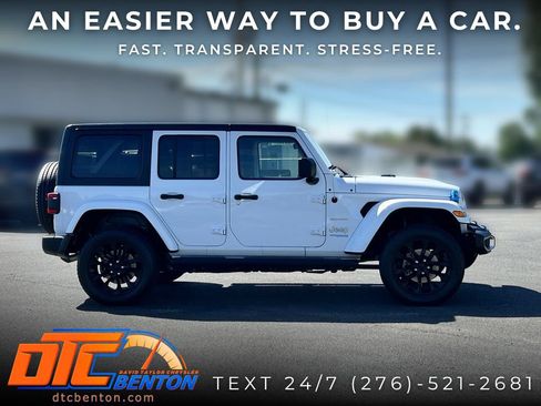 Used 2022 Jeep Wrangler Unlimited Sahara w/ Cold Weather Group AWD/4WD image 4