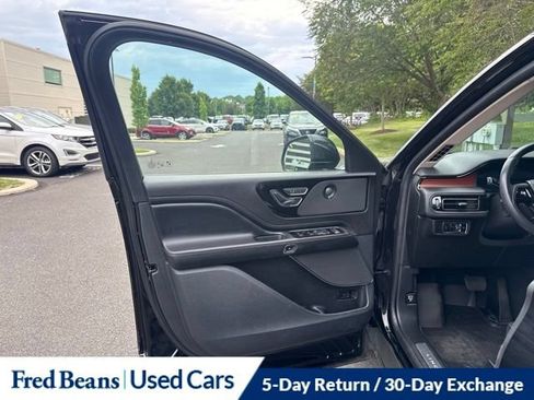 Used 2023 Lincoln Aviator Reserve w/ Elements Package Plus AWD/4WD image 11