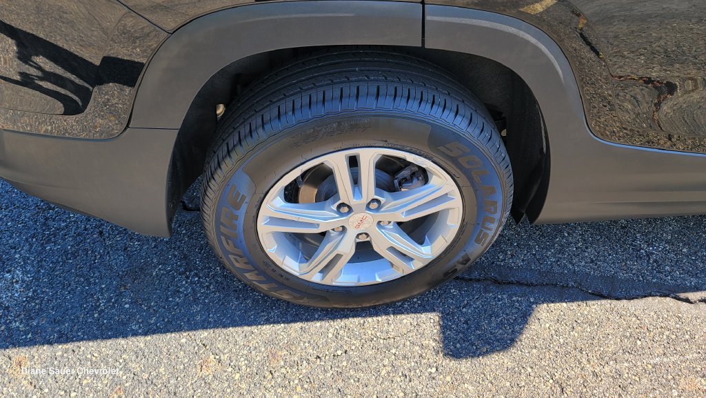 Used 2024 GMC Terrain SLE AWD/4WD image 13
