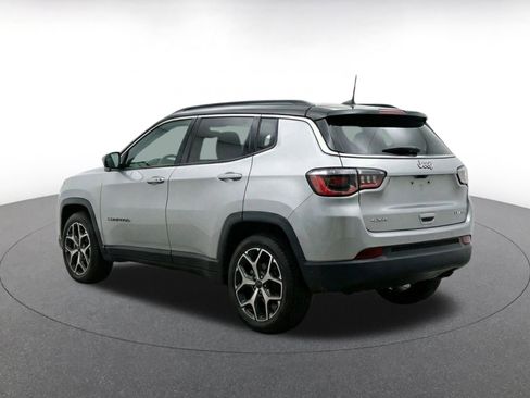 Used 2025 Jeep Compass Limited AWD/4WD image 7