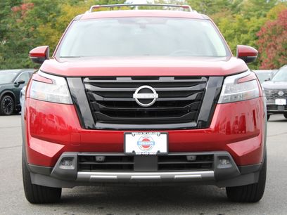 Used 2024 Nissan Pathfinder SL w/ SL Premium Package