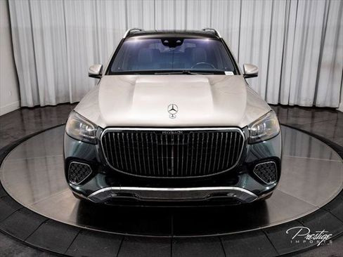 Used 2024 Mercedes-Benz Maybach GLS 600 4MATIC image 4
