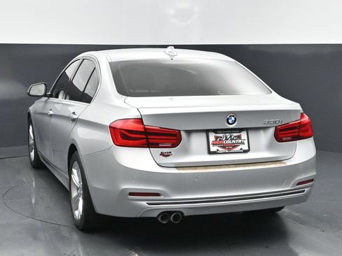 Used 2017 BMW 330i Sedan RWD image 4