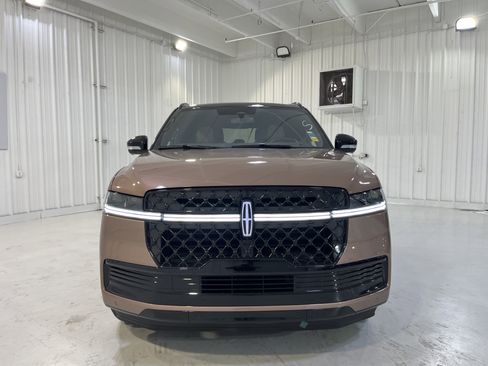 Used 2025 Lincoln Navigator Black Label image 27