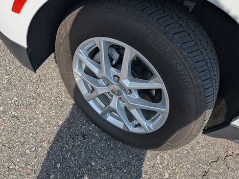 Used 2024 Chevrolet Equinox LT AWD/4WD image 3