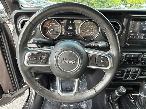 Used 2018 Jeep Wrangler Unlimited Sahara w/ Cold Weather Group AWD/4WD image 25
