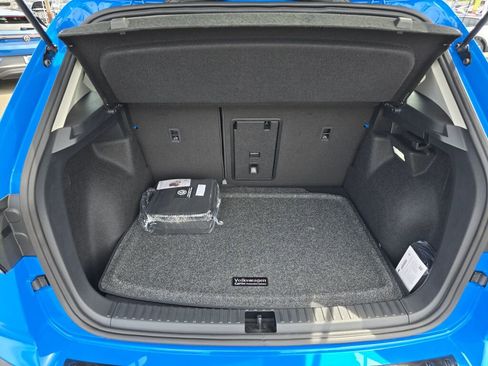 New 2026 Volkswagen Taos SE AWD/4WD image 16