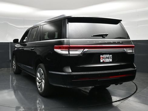 Used 2022 Lincoln Navigator L Reserve AWD/4WD image 11