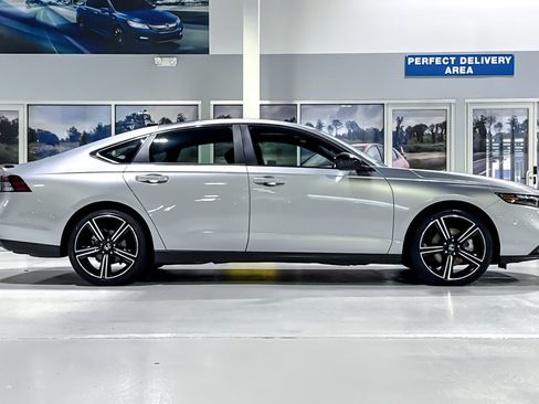Used 2024 Honda Accord Sport image 7