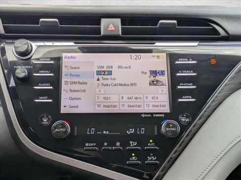 Used 2020 Toyota Camry XLE image 13