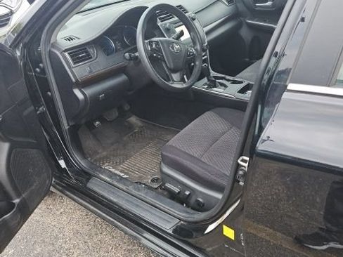 Used 2017 Toyota Camry LE FWD image 5