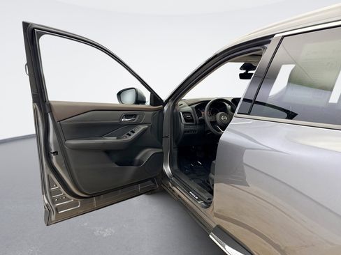 Used 2023 Nissan Rogue SL w/ SL Premium Package AWD/4WD image 9