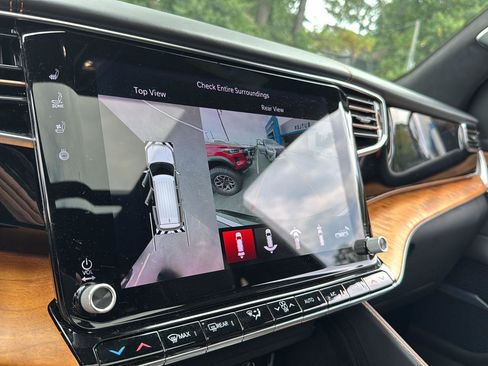 Used 2022 Jeep Grand Wagoneer Series III w/ Rear Seat Video Group 1 image 24