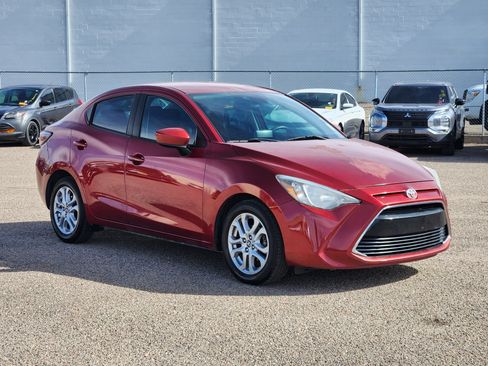Used 2017 Toyota Yaris iA image 5