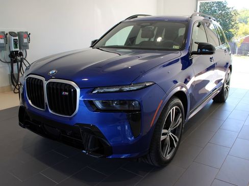 Used 2025 BMW X7 M60i image 4
