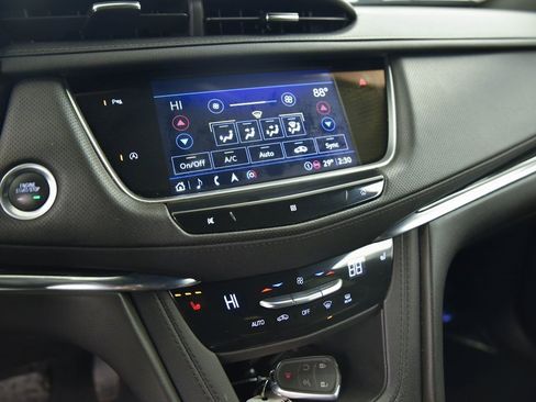 Used 2021 Cadillac XT5 Premium Luxury image 17