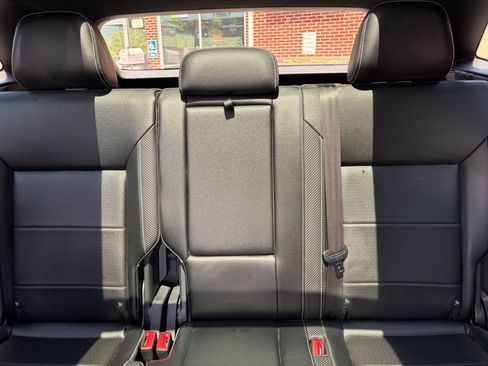 Used 2022 Volkswagen Atlas Cross Sport SEL R-Line AWD/4WD image 21