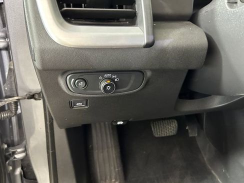 Used 2020 GMC Terrain SLE w/ Driver Convenience Package FWD image 19